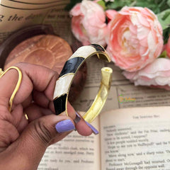 Vriksham Black & White Candy Stripe & Gold-Tone Spiral Pattern Enamel Openable Kada Bangle-G21850