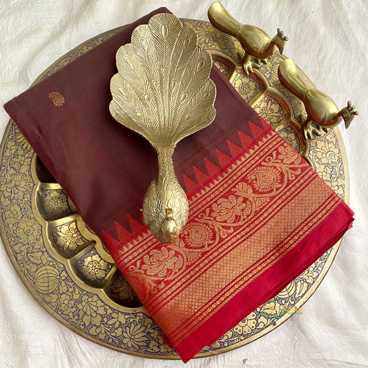 Double shaded Maroon Kanchi Cotton Saree with Golden Border - Handloom - VS3684