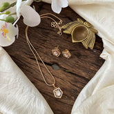 Stylish Kundan Pendant Chain-Pentagon-G14228