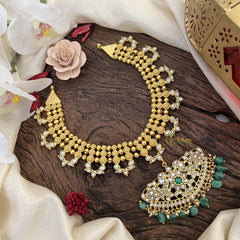 Gold Look Alike Jadau Kundan Pendant Short Neckpiece-J2473