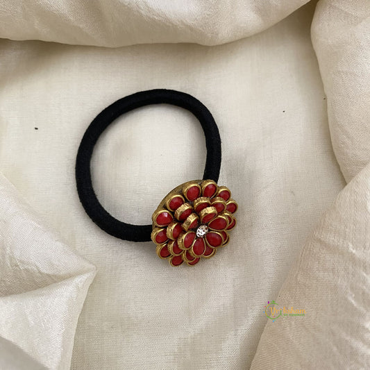 Red Flower Kundan Pendant Rubber Band - H701