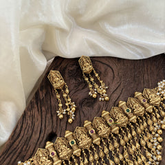 Cluster Pearl Kerala Style Lakshmi High Neck Choker-Gold Bead with Pearl-G11301