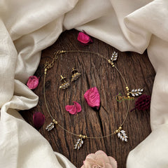 Vriksham Gold 5 Leaf Style Invisible Neckpiece-White-G19121