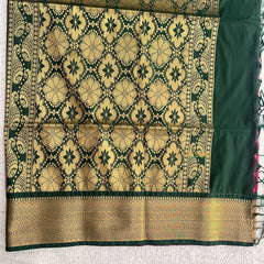 Vriksham Magenta With Golden Butta & Zari Work Green Border Semi Soft Silk Saree-VS4890