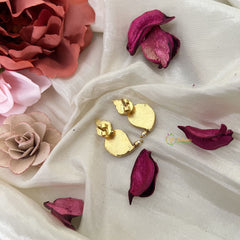 Vriksham Maanga Shape Stud Earring-Red White-Pearl-J3202