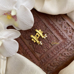 Vriksham Red Green Floral Kundan Jadau Maharashtrian Style Press Bugadi-J2952