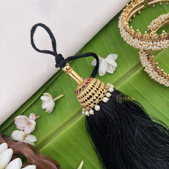 Vriksham Kemp Round Style Kunjalam-Red Green-Pearl-G18584