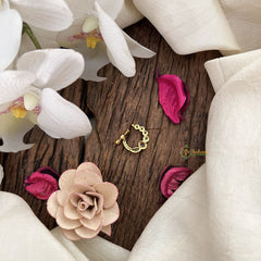 Vriksham Round style Naths/Nose pin-Red White-G18692