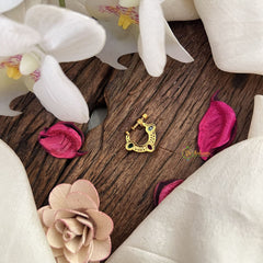 Vriksham Designer Oval Naths/Nose pin-Red White & Green-G18714