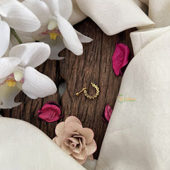 Vriksham Half Round Naths/Nose pin-Red White & Green-G18702