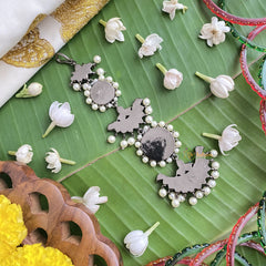 Vriksham Bridal Black Polish Traditional Precious Kemp Mang Tikka-G17575