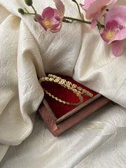 Premium Gold Alike Antique Diamond Bangle Set - White - G11875