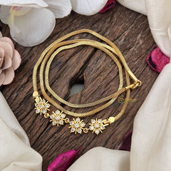 Vriksham Simple Gold Chain 4 Floral Moggapu Gold Chain-White-G19558