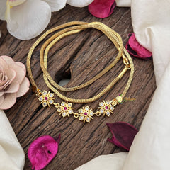 Vriksham Simple Gold Chain 4 Floral Moggapu Gold Chain-White Red-G19559
