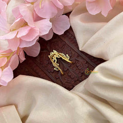 Vriksham Delicate Kemp Crescent Vanki Style Gold Kemp Finger Ringe-Red-G21781