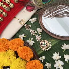 Vriksham Antique Gold‑Tone Round Style Kemp Mang Tikka-Red White & Green-Pearl-G19733