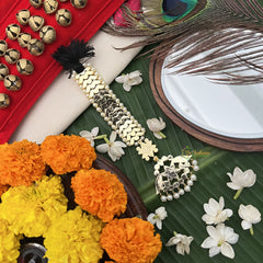 Vriksham Handcrafted Peacock Style Kemp Mang Tikka-Red White & Green-Pearl-G19734