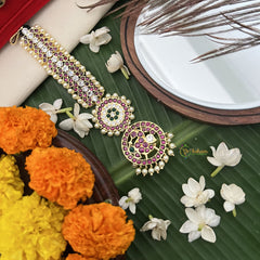 Vriksham Royal Double Round With Peacock Kemp Mang Tikka-Red White & Green-Pearl-G19735