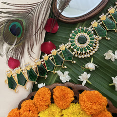 Vriksham Traditional Kemp Floral Pendant-Enamel Style Hipbelt-Green-Pearl-G19697