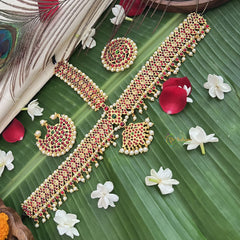 Vriksham Traditional Kemp Nethichutti Tikka With Chandran Suriyan-Red Green-Pearl-G19640