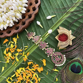 Vriksham Royal Round With Peacock Kemp Mang Tikka-Red Green-Pearl-G20495