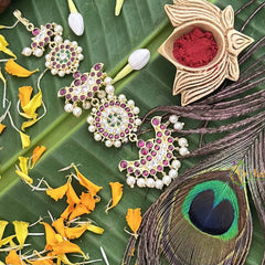 Vriksham Antique Gold‑Tone Round Style Kemp Mang Tikka-Red White & Green-Pearl-G20496