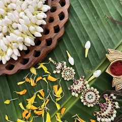 Vriksham Antique Gold‑Tone Round Style Kemp Mang Tikka-Red White & Green-Pearl-G20496