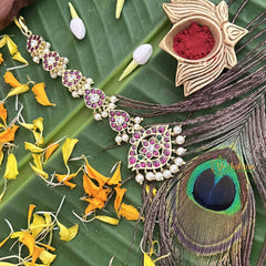 Vriksham Elegant Gold‑Tone Round Style Precious Kemp Mang Tikka-Red White & Green-Pearl-G20497