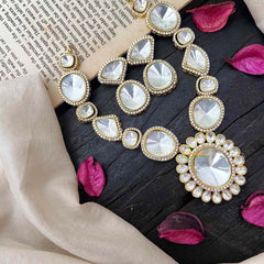 Lavish Mossanite Victorian Diamond High Neckpiece - White - VV1378