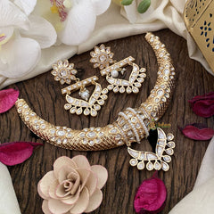 Vriksham Exquisite Kundan Hasli Choker-G16822