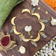 Vriksham Crescent Moon Choker Style Kundan Jadau Neckpiece-Red-Green Bead-J3448