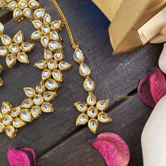 Vriksham Exquisite Floral Kundan Short Neckpiece-G16828