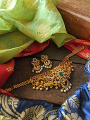 Simple Peacock Pearl Embalished High Neck Choker-G419