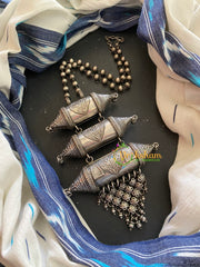 Silver Look Alike Pendant Chain Neckpiece-S303