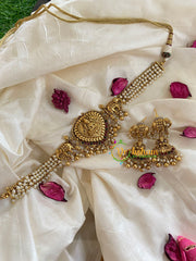 Antique Cluster Pearl Lakshmi High Neck Choker-Red Green-G5402