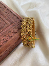 Silk Thread Kada Kundan Bangle -Gold Brown- Dice-G6090