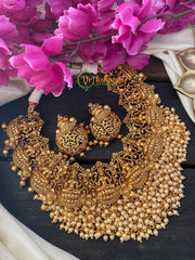 Cluster Pearl Gold Look Alike Lakshmi Choker-G2818