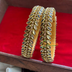 Kada Kundan Bangle-Oval-Golden Stone-G3664