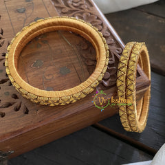 Single Line Kundan Bangle-Triangle -Yellow Gold Glossy-g3648