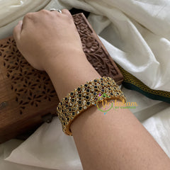 Single Line Kundan Bangle-Dice and Dots-Black-G3632