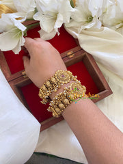 Antique Gold Pearl Bridal Bangles-Conch Shell-G7854