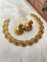 Simple Leaf and Floral Choker -G2241