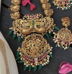 Gold Look Alike Kemp Peacock Short Neckpiece -GREEN BEAD -G2410