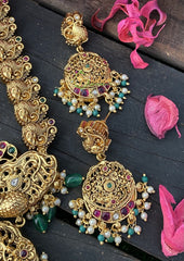 Gold Look Alike Kemp Peacock Short Neckpiece -GREEN BEAD -G2410