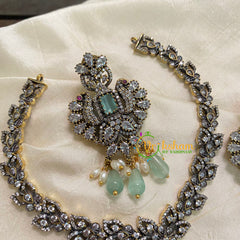 Simple Victorian Diamond Short Neckpiece -Pastel Green -VV577