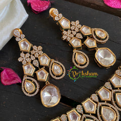 White Victorian Diamond High Neck Choker-VV044