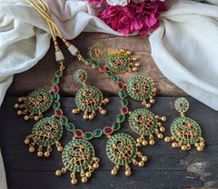 Kemp Round Pendant Choker – GREEN AND Red -G1784