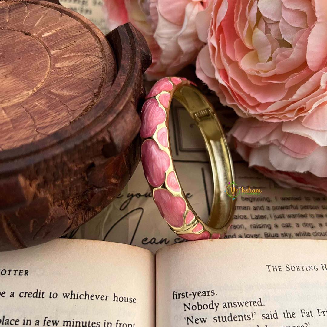 Vriksham Marbled Peach With Gold-Tone Scalloped Oval Kada Set Enamel Openable Kada Bangle-G21857