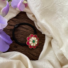 Jadau Kundan Floral Pendant Rubber Band-J2354