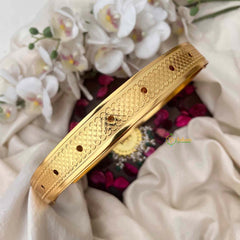 Vriksham Elegant Lakshmi Design Pendant With Plain Hipbelt-Green Bead & Rice Pearls-G21369